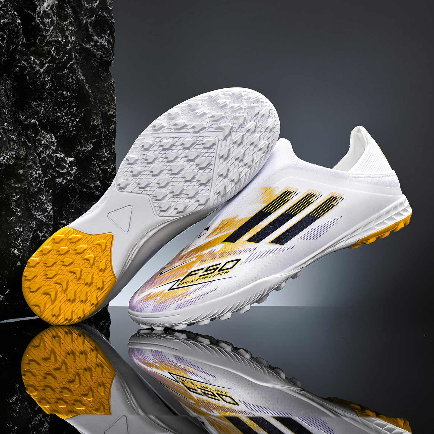 Low-cut Long-stud Outdoor Soccer Cleats photo 7