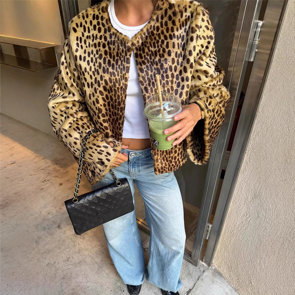Women's Warm Leopard-print Short Jacket photo 1