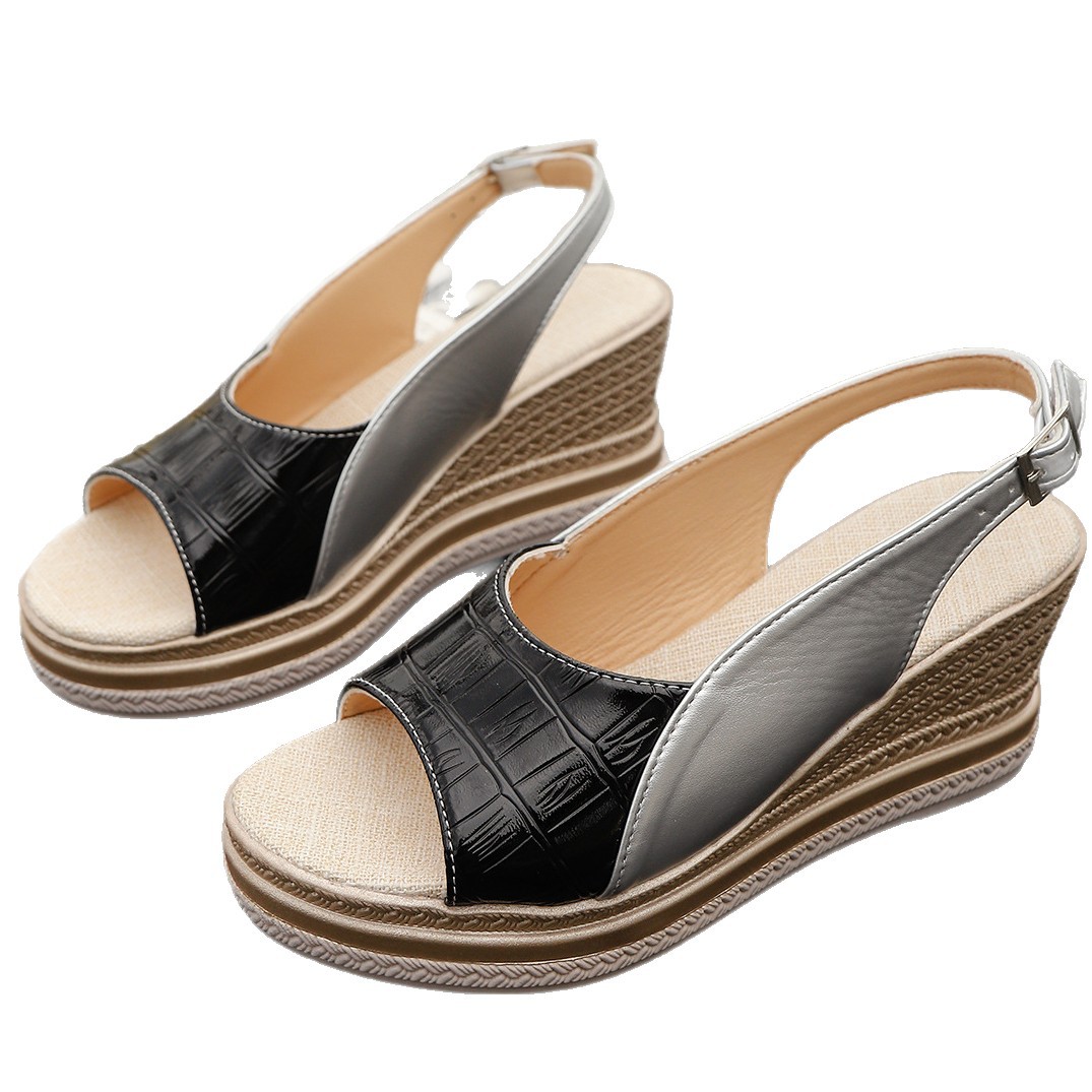 Thick-soled Peep-toe Waterproof Platform Sandals With Buckle Closure photo 6