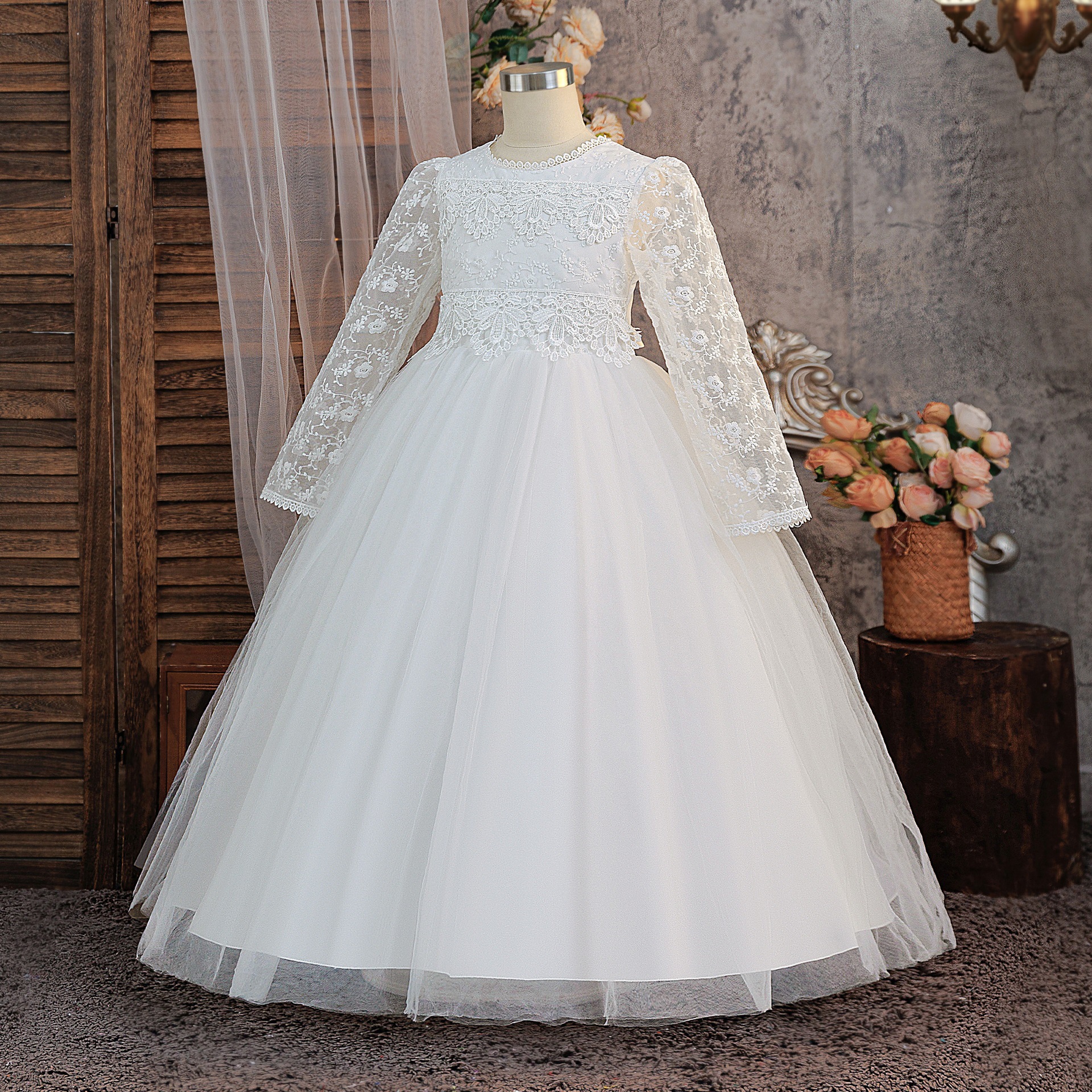 Long-sleeved Embroidered Long Princess-style Puff Skirt photo 3