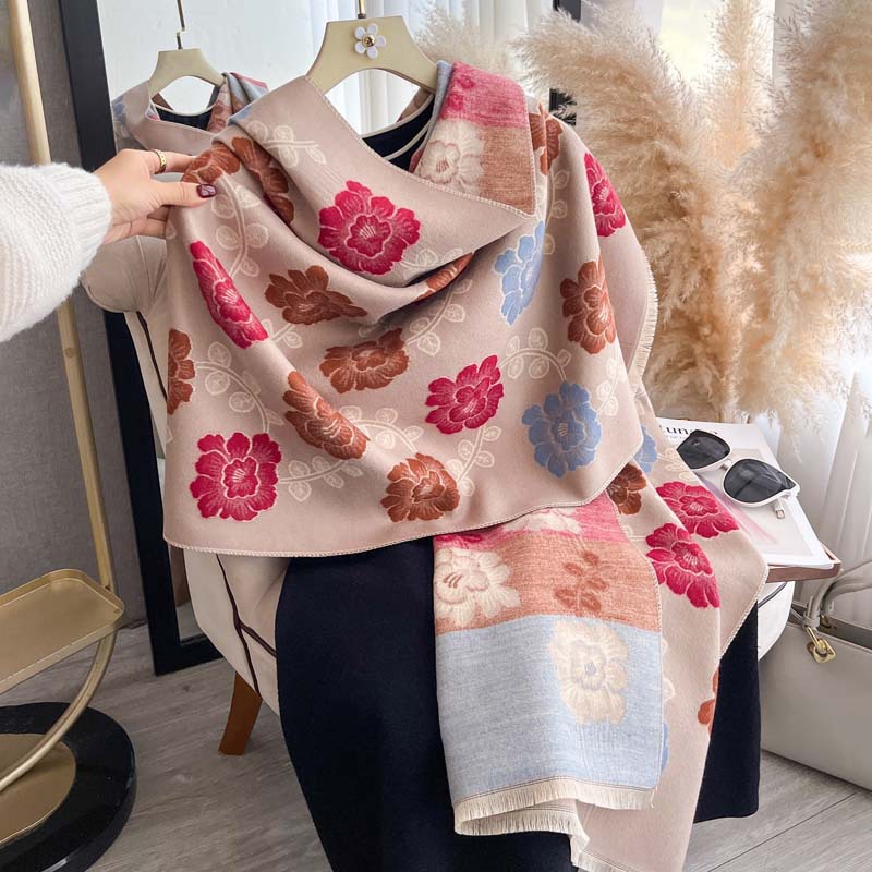 Retro Floral Soft And Warm Shawl photo 5