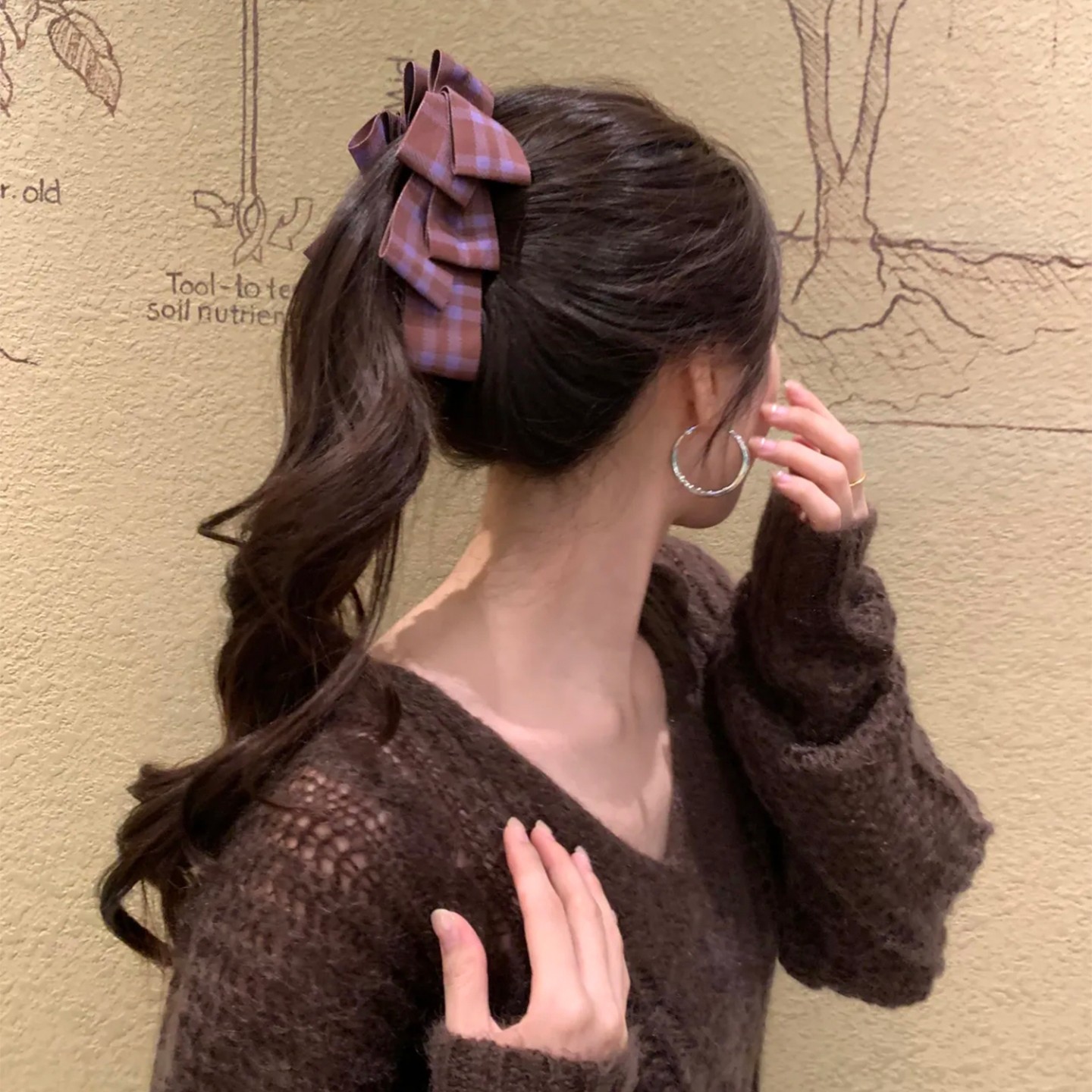 Elegant Sophisticated Bun-style Ponytail Clip For The Back Of The Head photo 2