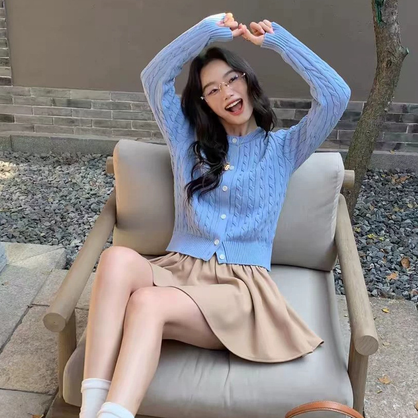 Cable-knit Vintage Sweater Jacket Top photo 1