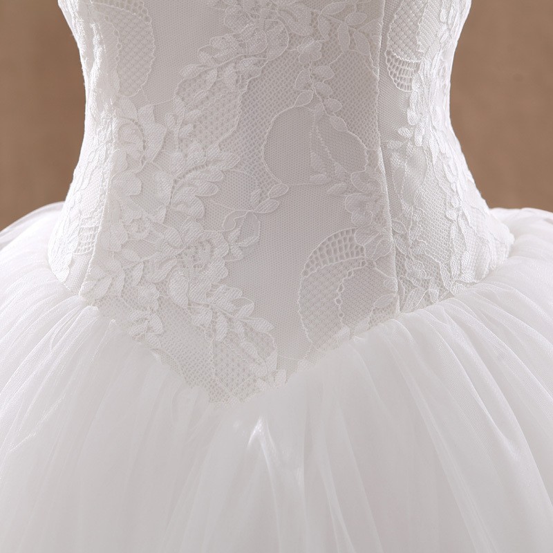 Simple And Elegant Strapless Lace Wedding Dress photo 4