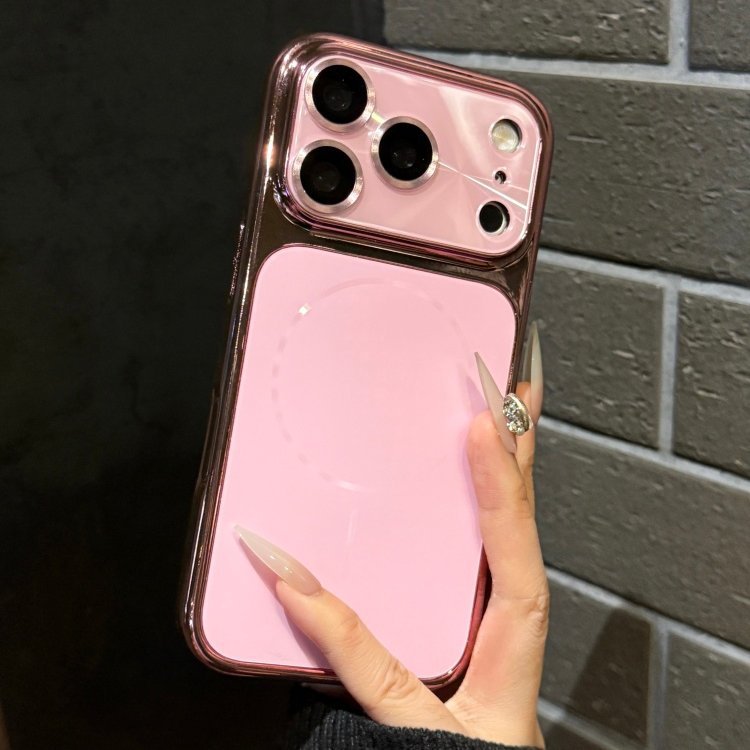 Phone Case With A Built-in Lens Protector photo 1