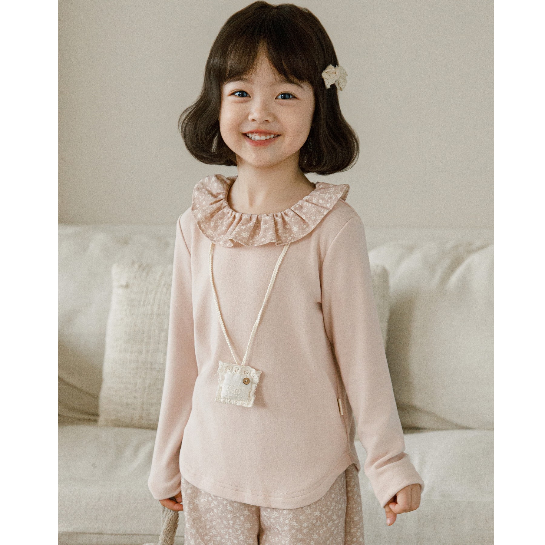 Floral Blouse With A Ruffled Neckline photo 4