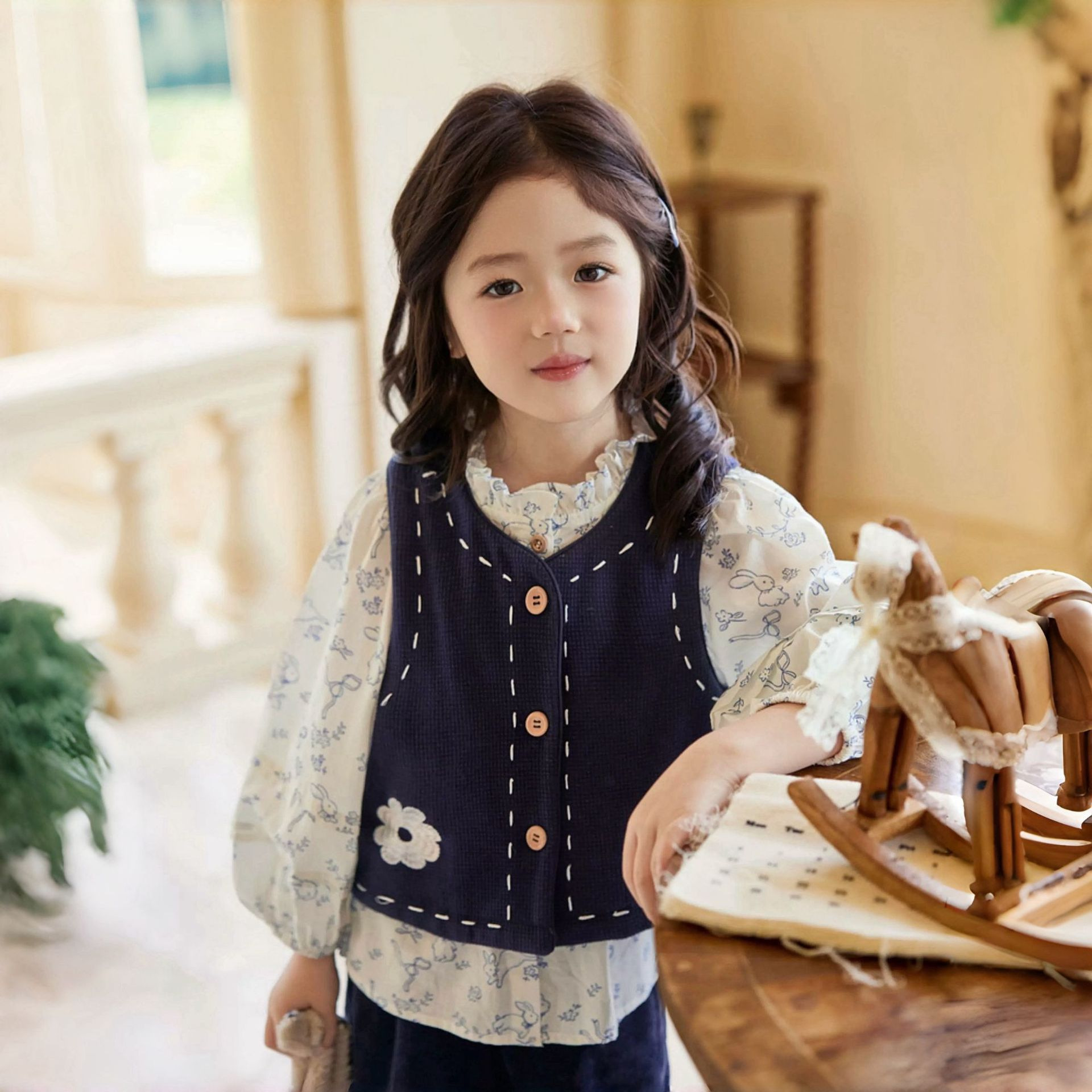 New Style Vest Shirt For Little Girlsfashionable Three-piece Set photo 5