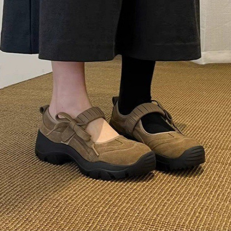 Women's Retro Bowtie Platform Pumps photo 1