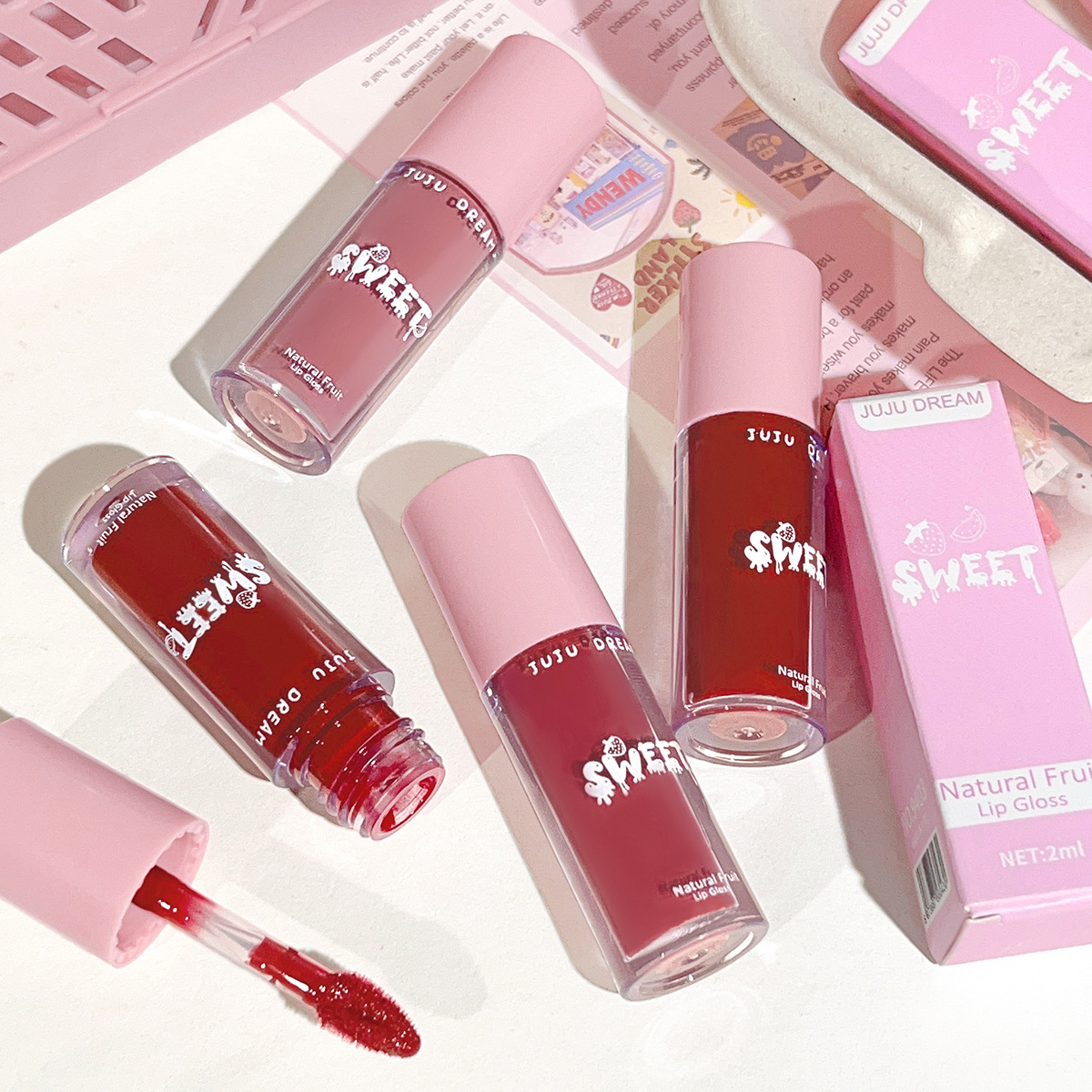 Fruit-flavored Lip Gloss Is Easy To Apply And Long-lasting photo 1