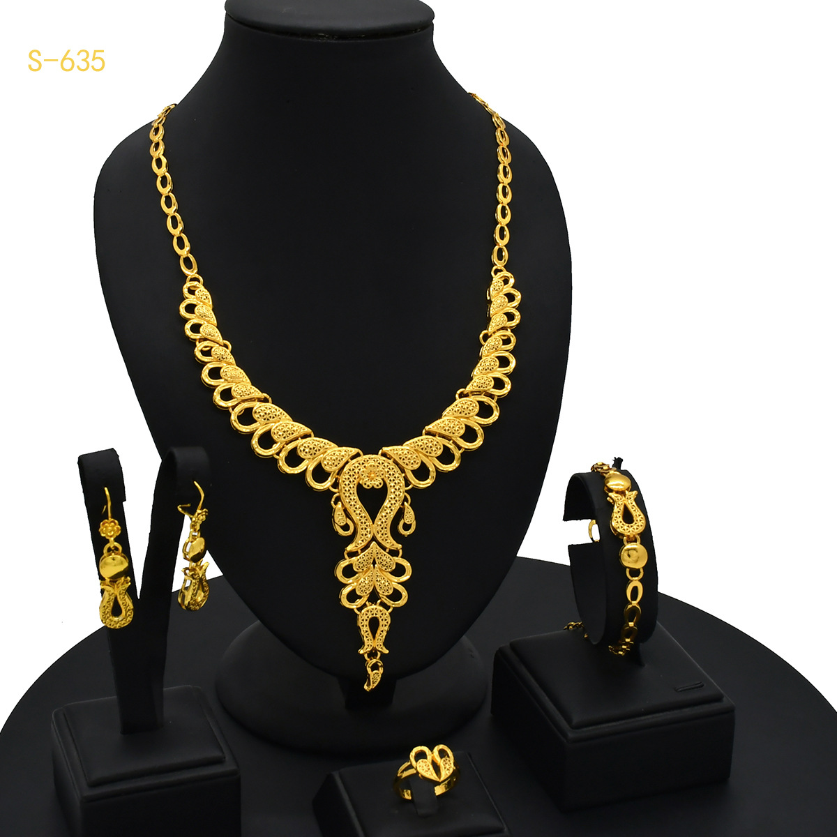 24K Gold Plated Arabic Women's Bridal Jewelry Suit photo 4