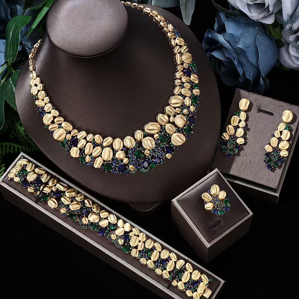 Exaggerated Necklace And Earring Wedding Set, Luxurious And Fashionable photo 8