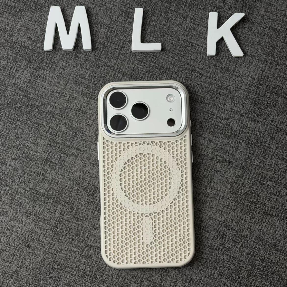 Skin-feel Honeycomb Vented Phone Case photo 2