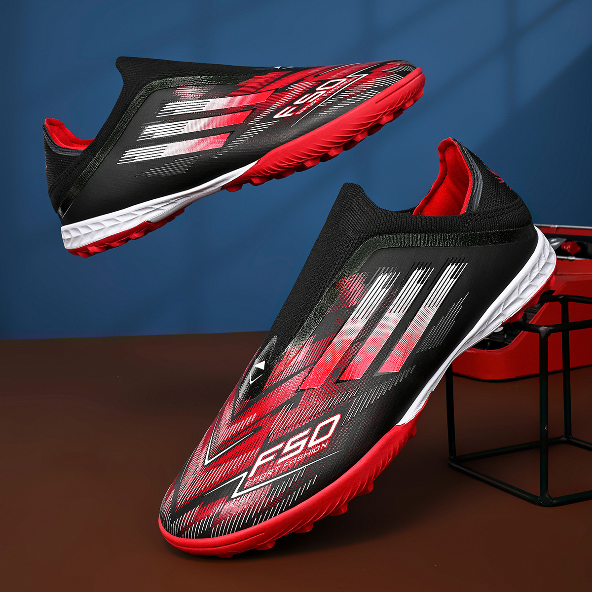 Low-cut Long-stud Outdoor Soccer Cleats photo 2