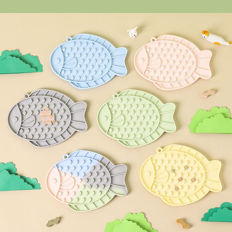 Silicone Suction-cup Licking Slow-feeding Mat photo 1