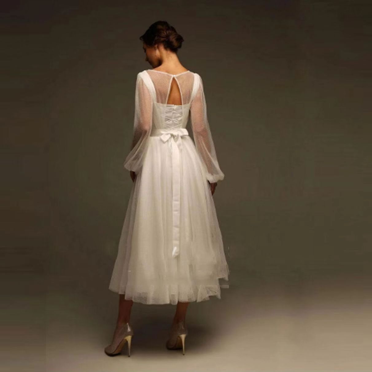 French-style Vintage Square-neck Midi Light Wedding Dress photo 2