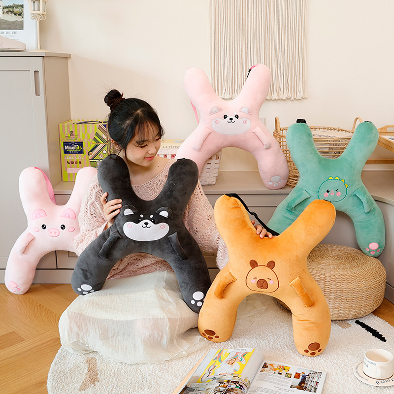 Pig-shaped Husky Pillow Childrens Car Neck Support photo 1