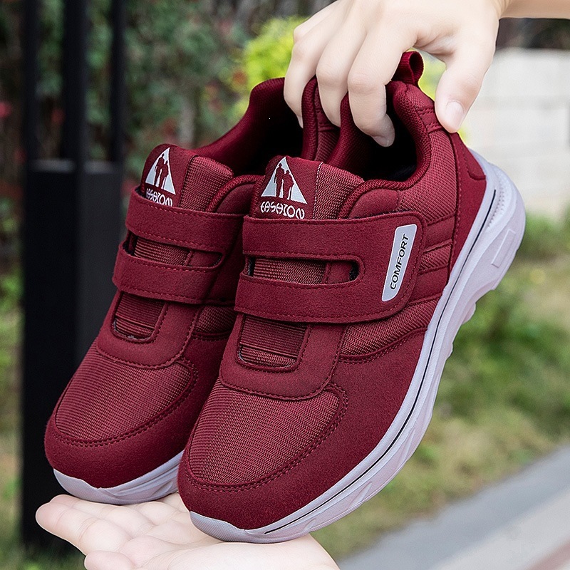 Men's And Women's Lightweight Casual Sneakers photo 1