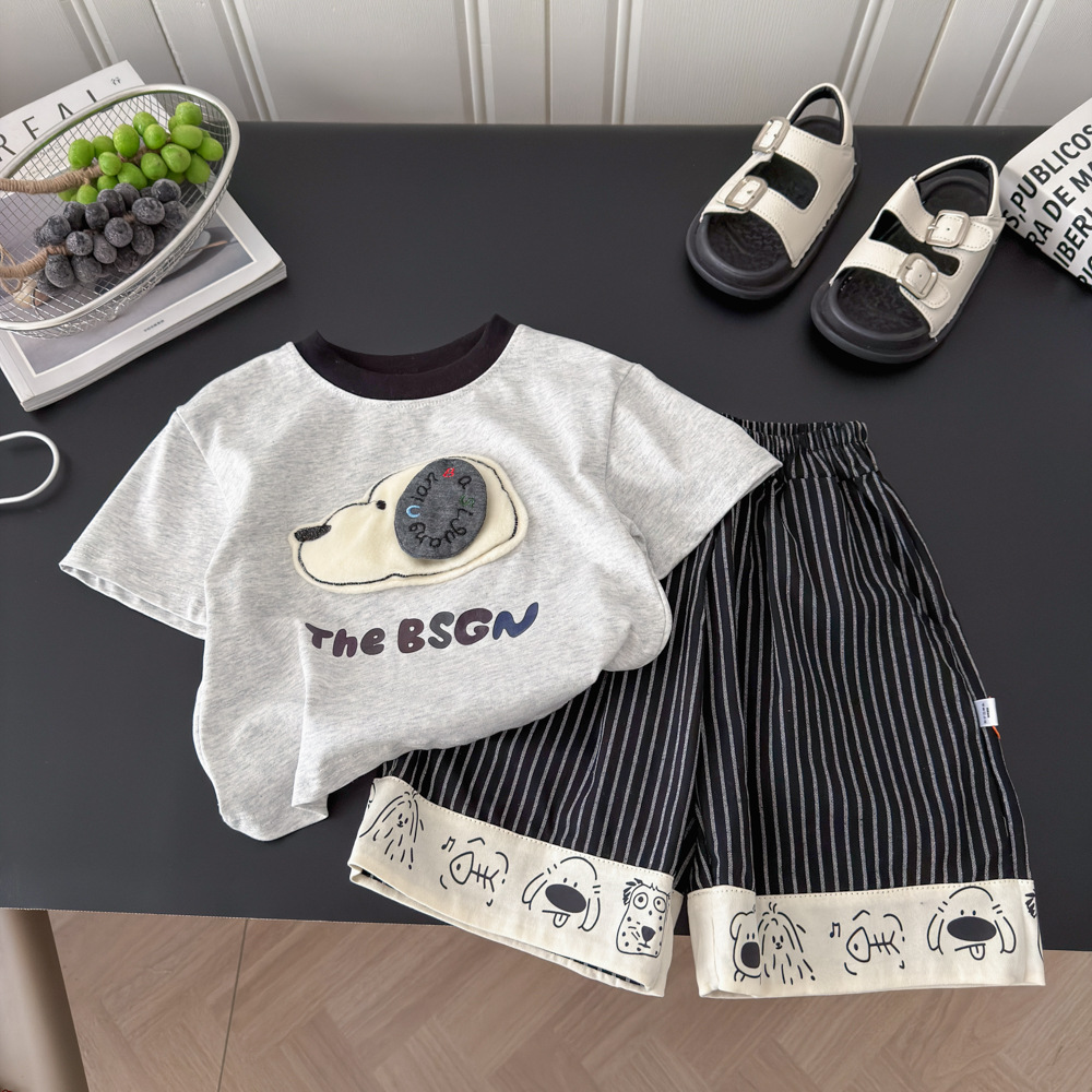 Fashionable Cartoon Short-sleeve Top And Shorts Set photo 1