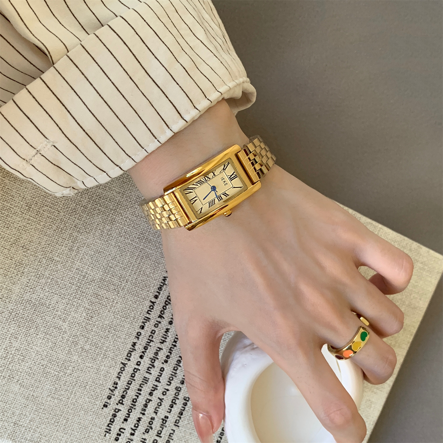 Roman Fashion Girls' Quartz Watch photo 2