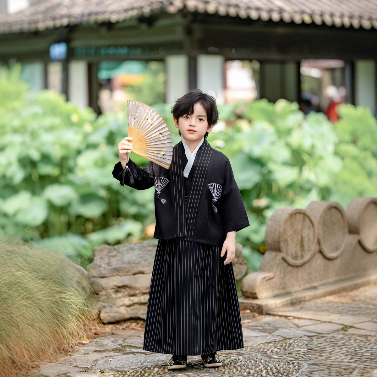 Childrens Yellow Japanese-style Kimono Set photo 4