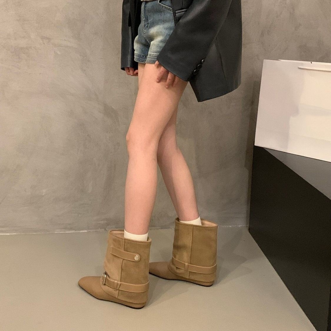 Retro-style Women's Brown Ankle Boots photo 7