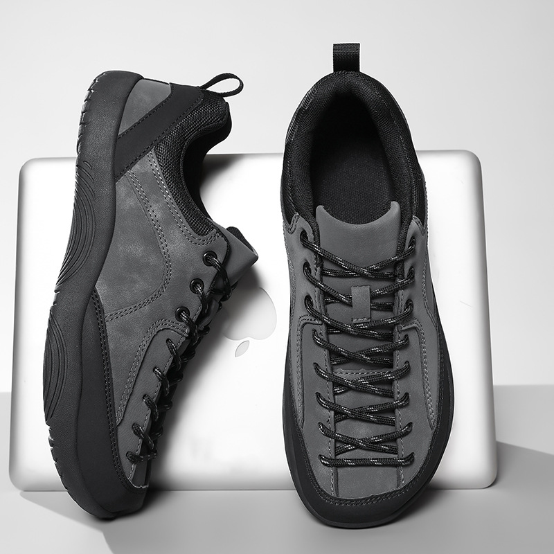 Wear-resistant Hiking Outdoor Climbing Shoes photo 2
