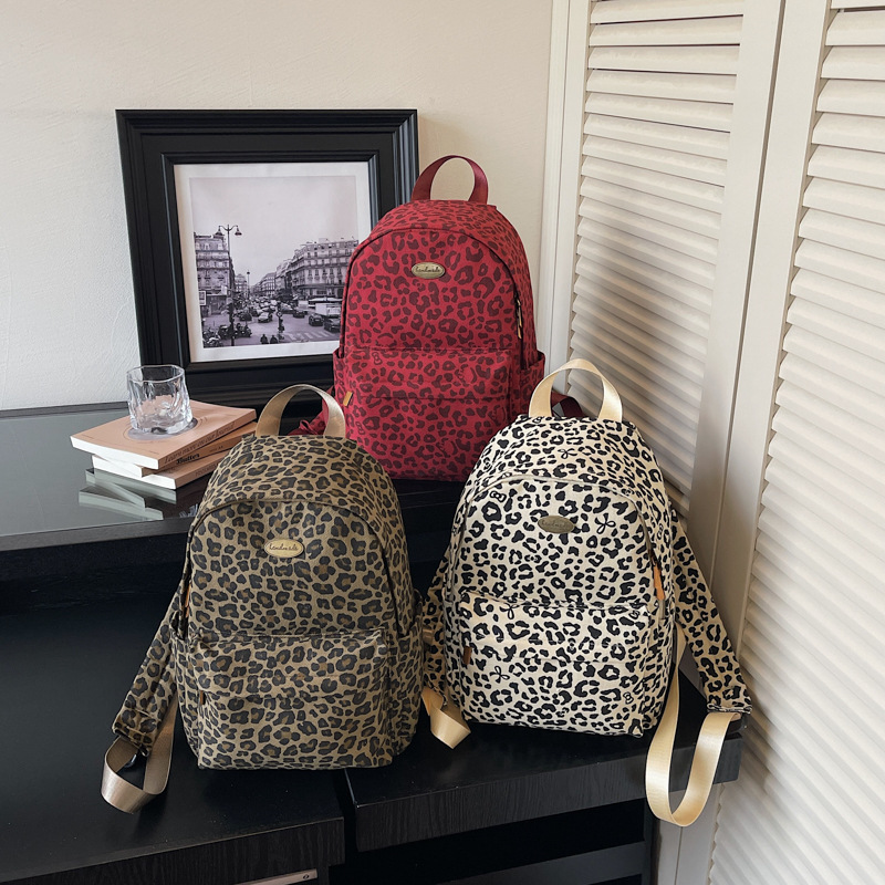 Casual And Fashionable Women's Backpack photo 1