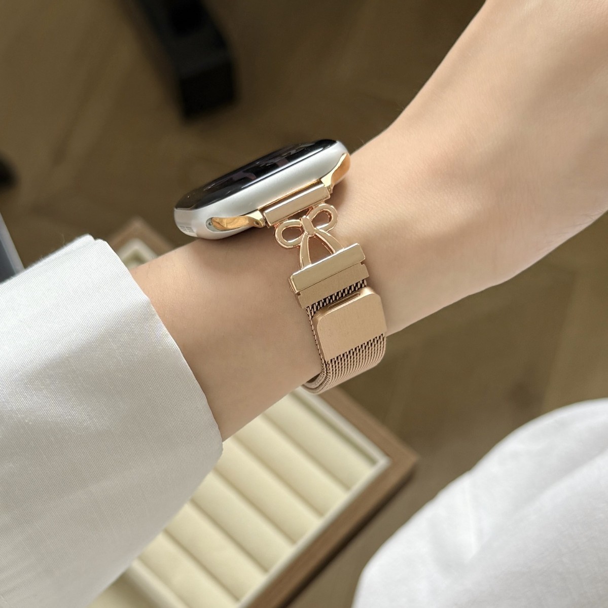 Butterfly-clasp Metal Milanese Magnetic Watch Strap photo 2