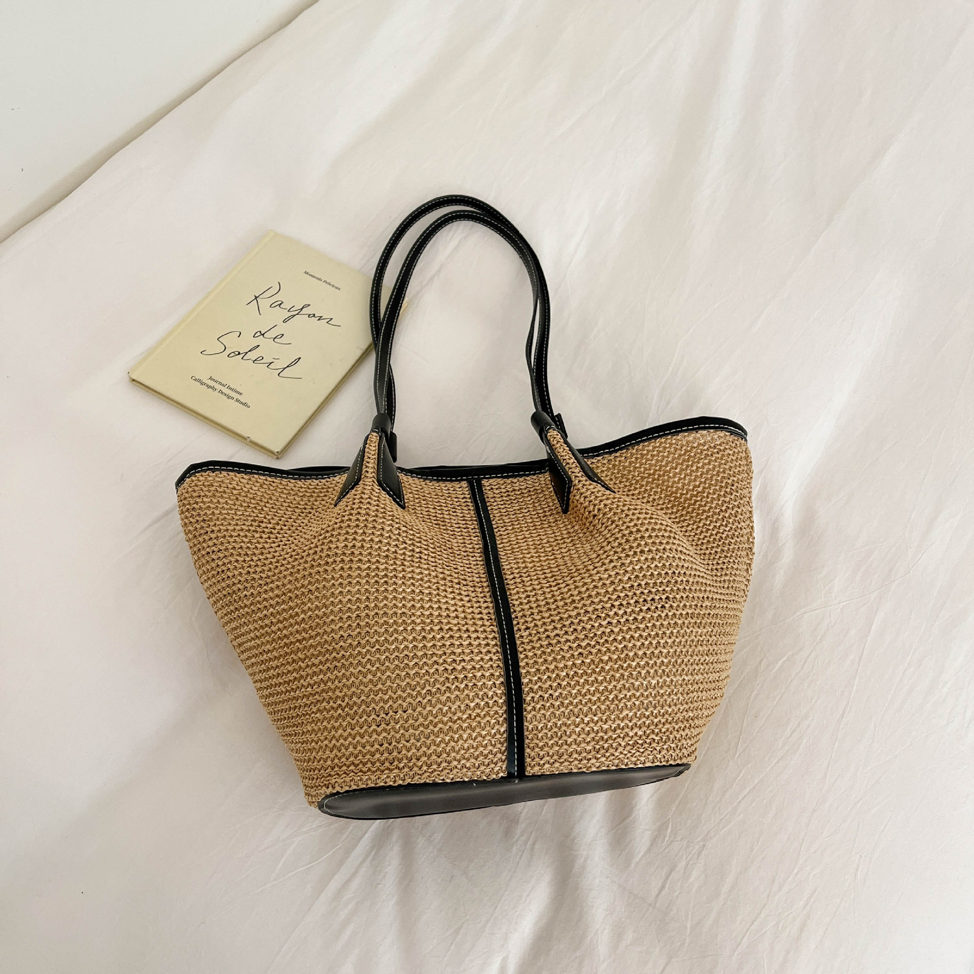 Large-capacity Relaxed Straw Woven Casual Tote Bag photo 2