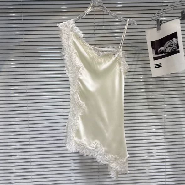 Sweet-style Lace Floral Off-shoulder Camisole photo 1