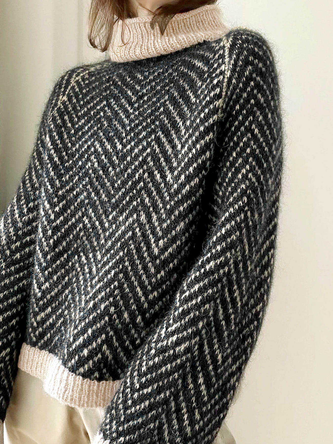 Women's Turtleneck Long-sleeve Knit Sweater photo 3
