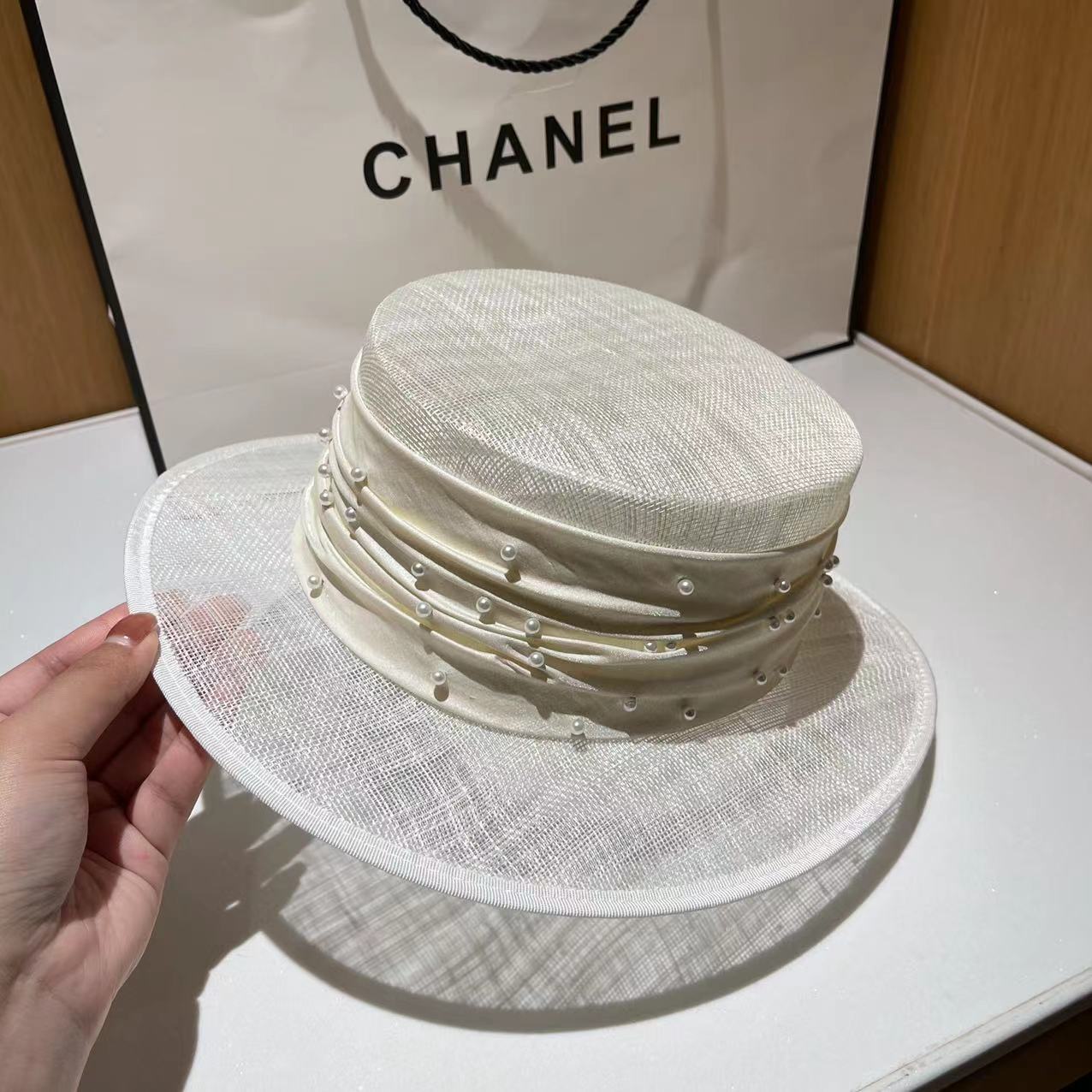 French Elegant Pearl Yarn Flat-top Cap photo 1