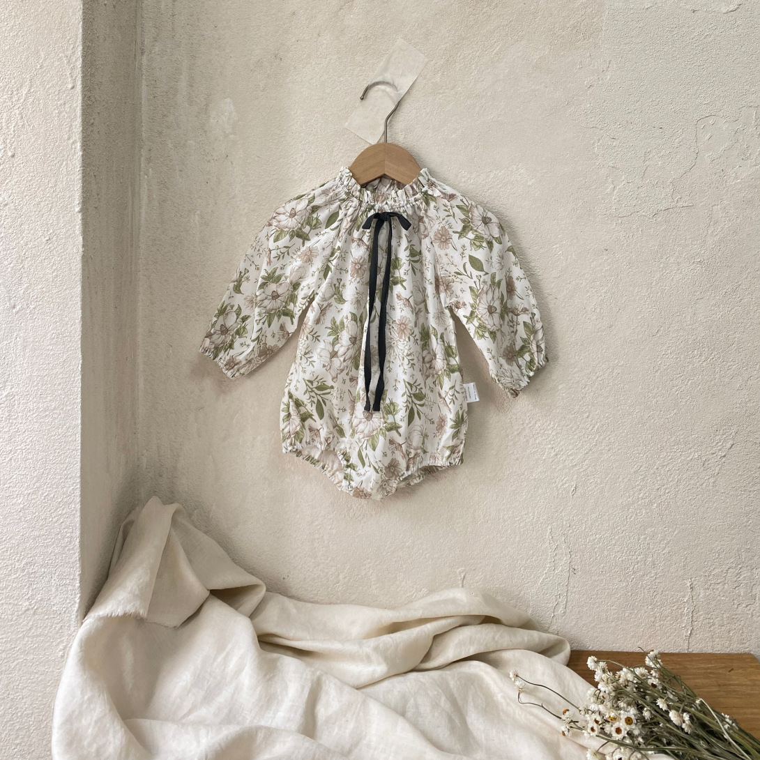 Bow-tie Bud-collar Lantern-sleeve Jumpsuit photo 3