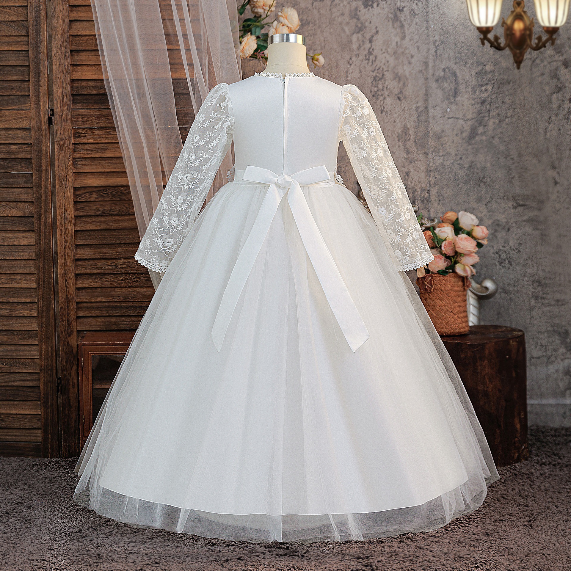 Long-sleeved Embroidered Long Princess-style Puff Skirt photo 4