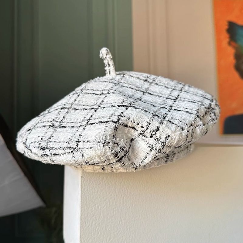 Retro-style Fashionable Beret For Women New Autumn DesignBritish Plaid Saucer Hat photo 1