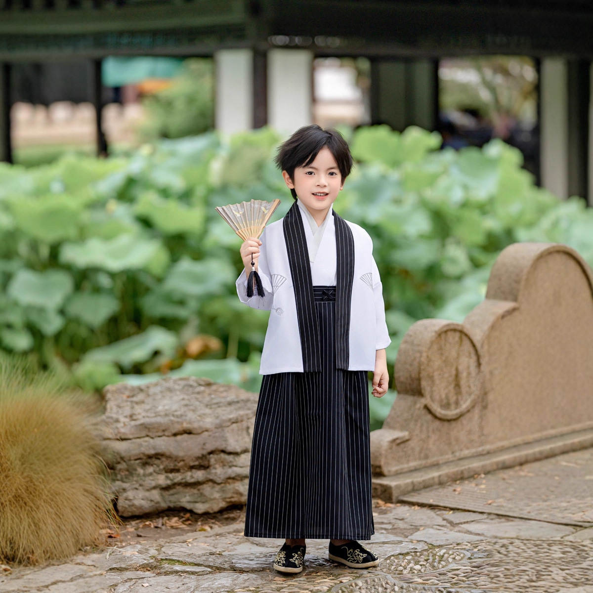 Childrens Yellow Japanese-style Kimono Set photo 3