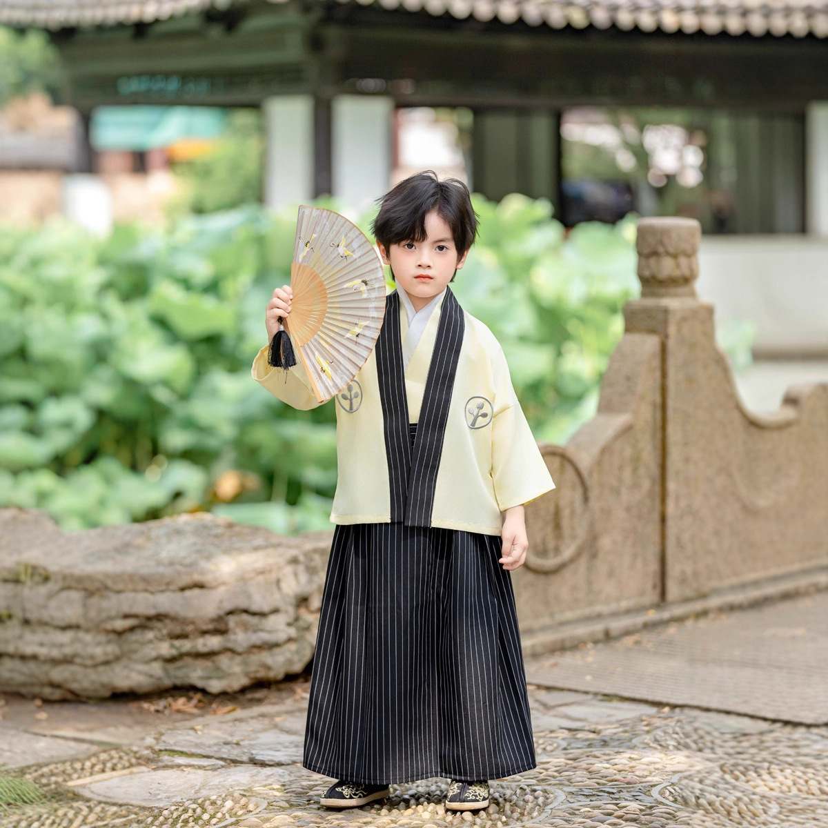 Childrens Yellow Japanese-style Kimono Set photo 5
