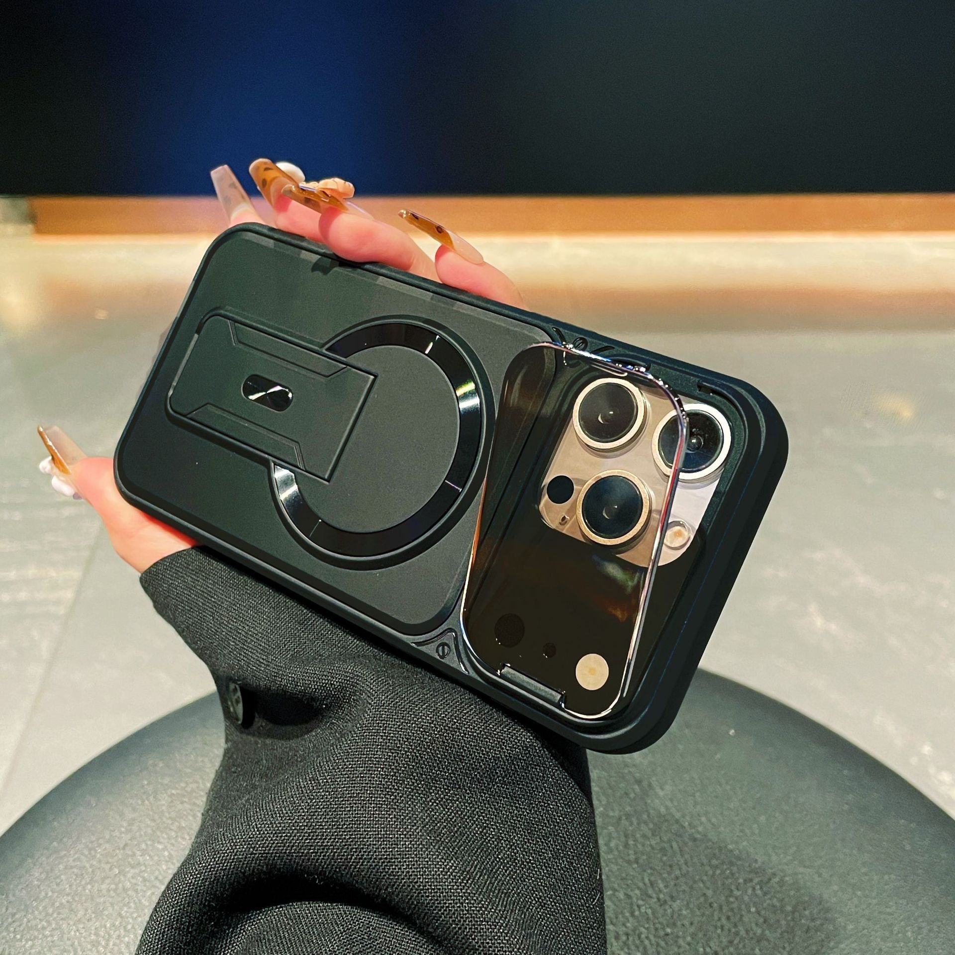 Pinshun Multi functional Magnetic Phone Case With Drop esistant Lens Protection photo 4