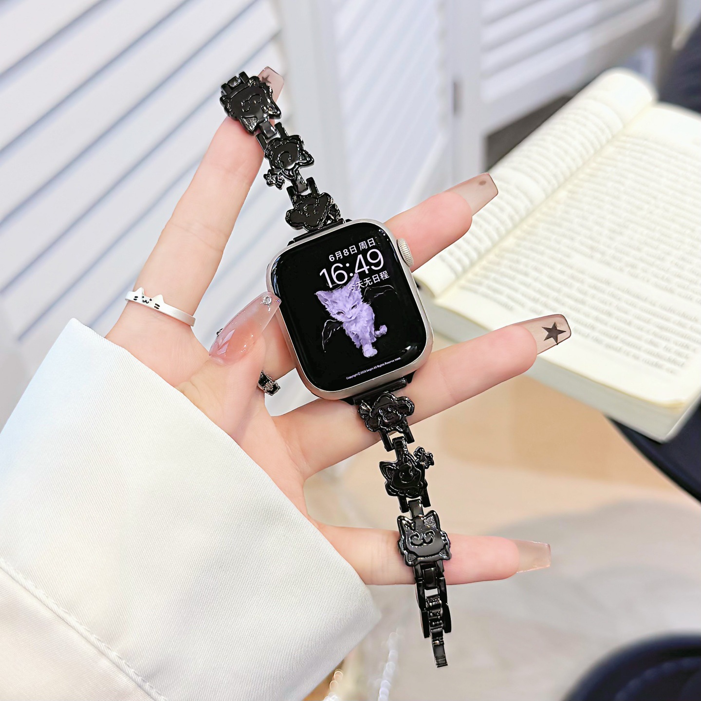 Fashionable Metal Dog And Cat Womens Chain Watch Strap photo 4