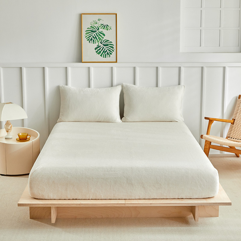 Warm Milk Velvet Fitted Sheet Three-piece Set photo 3