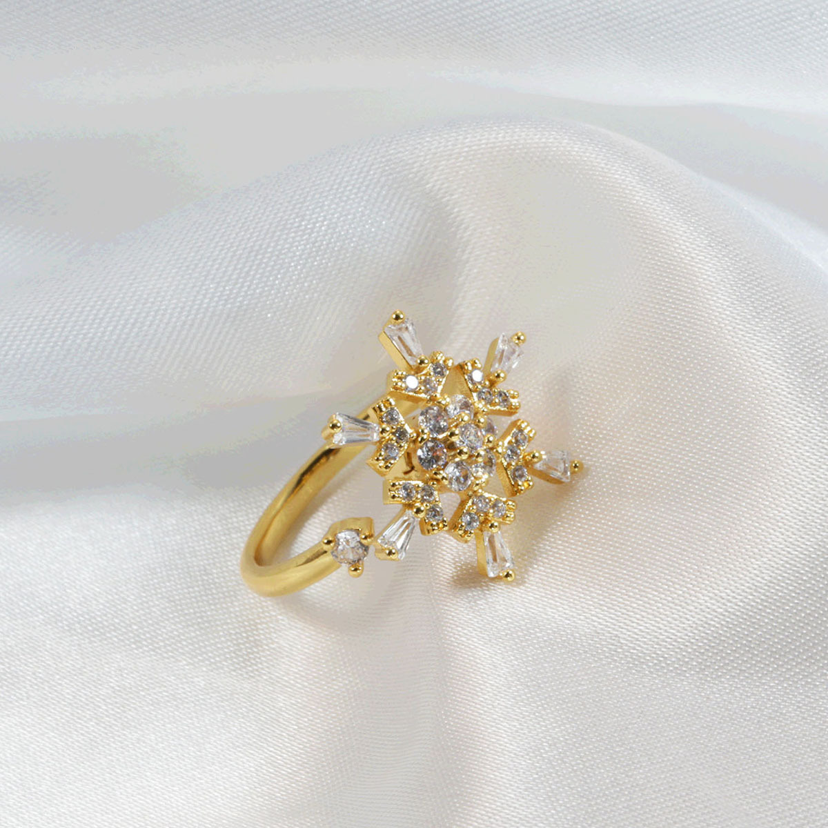 Stylish High-end Zircon-inlaid Open Ring For Women photo 2