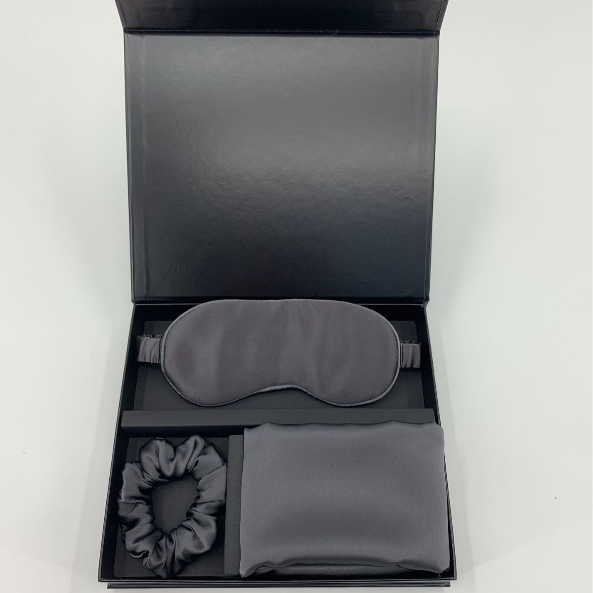 Gift Zippered Pillowcase Eye Mask And Silk Hair Tie Set photo 4