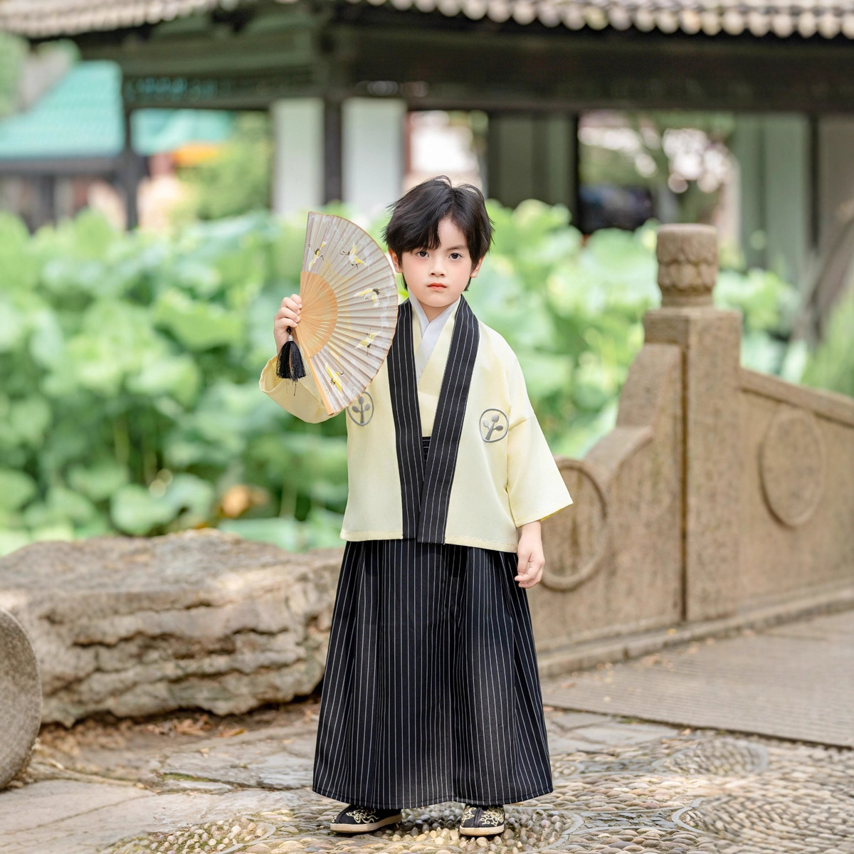 Childrens Yellow Japanese-style Kimono Set photo 1