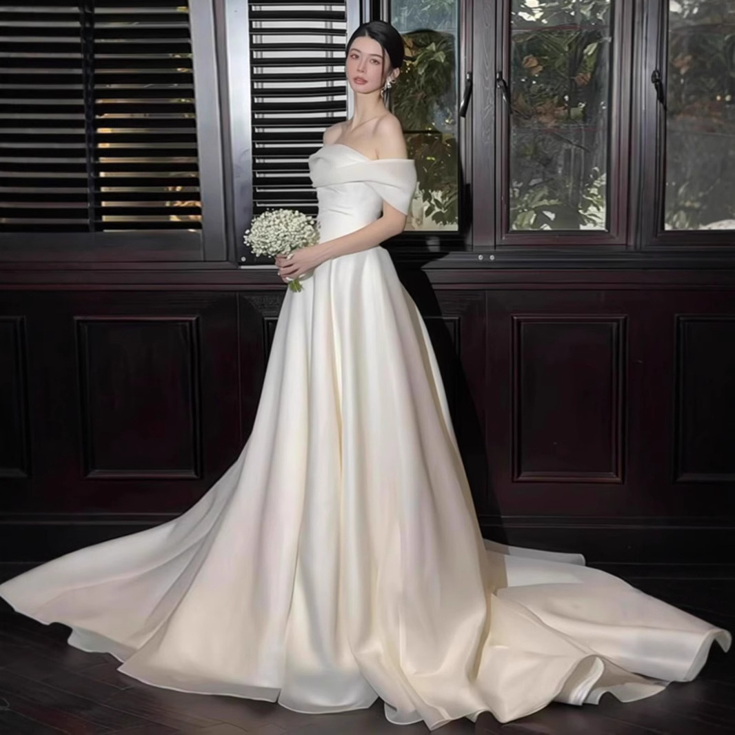 Elegant Satin Off-shoulder Light Wedding Dress Simple And Sophisticated photo 6