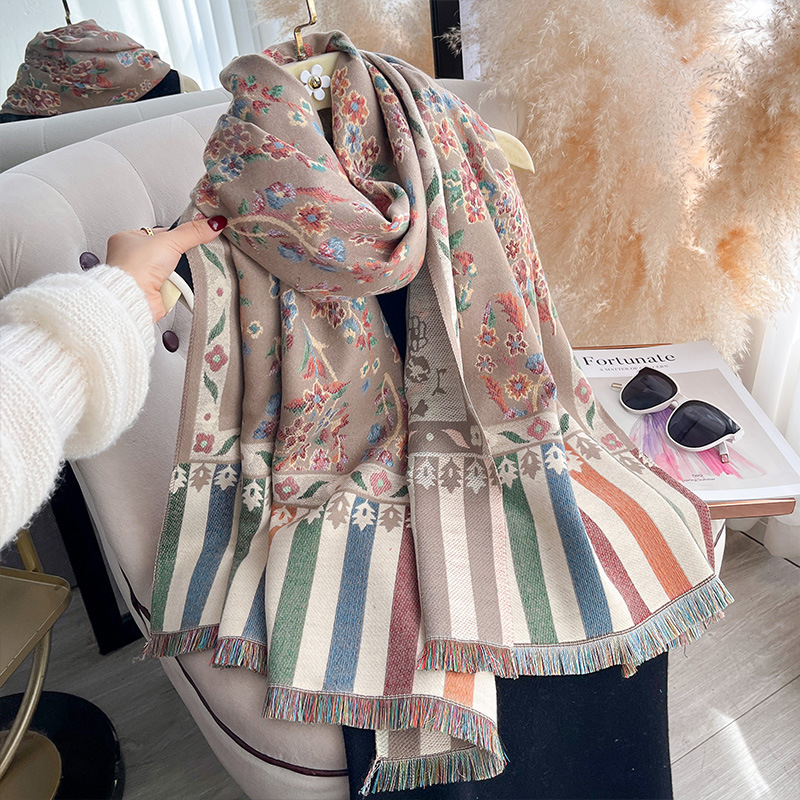 Retro Floral Jacquard Double-Sided Thickened Scarf For Autumn And Winter photo 4