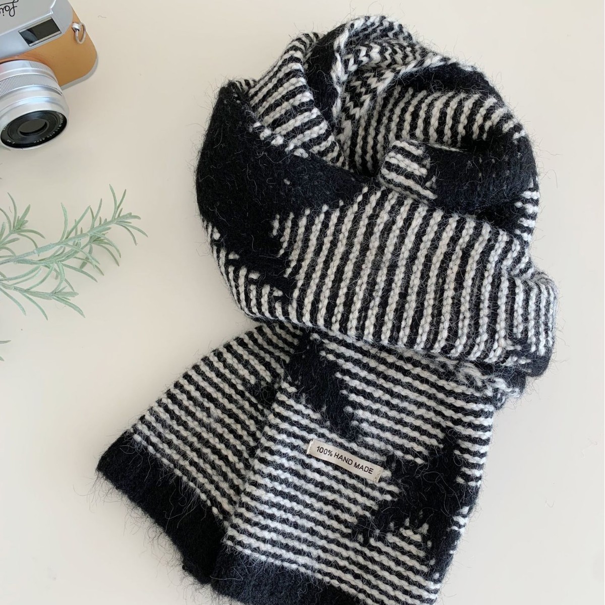 Women's Simple And Versatile Star Knitted Winter Scarf photo 1