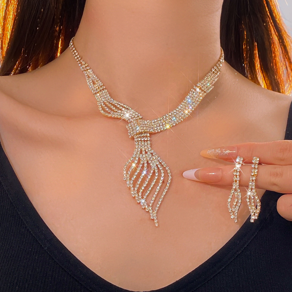 High-grade Clavicle Chain Fashion Grandeur Personality Jewelry Suit photo 1