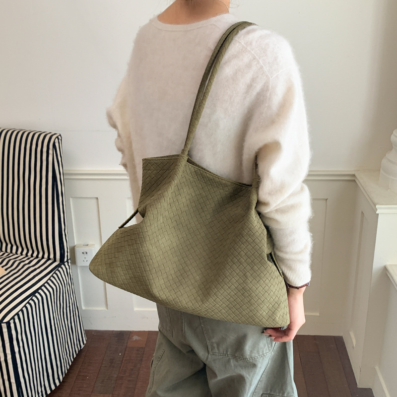 Niche Woven-pattern Underarm Tote Bag Womens Large-capacity Commuter Handbag For Autumn photo 6