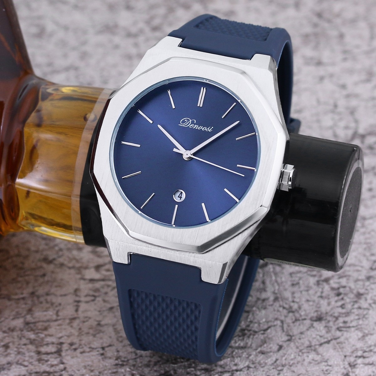 Elegant And Minimalist Waterproof Quartz Watch For Men photo 1