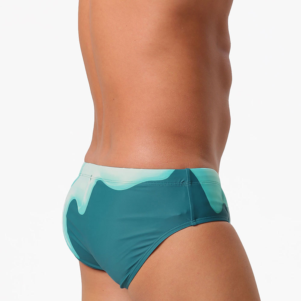 Gradient Flowing-print Triangle Swim Trunks Fashionable photo 6